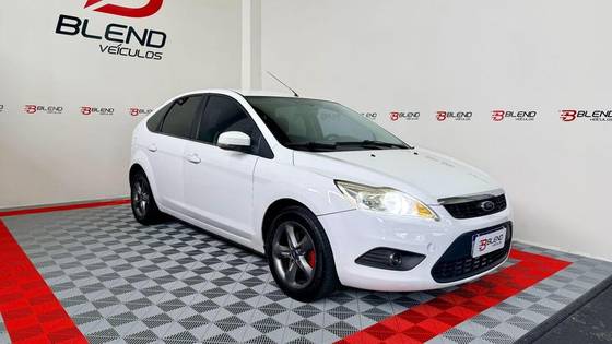 FORD FOCUS 1.6 GL 16V FLEX 4P MANUAL FORD FOCUS 1.6 GL 16V FLEX 4P MANUAL